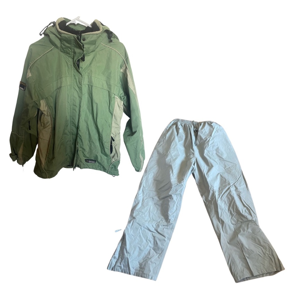 Wetskin Coat & Pant Set. Green waterproof lightweight and warm Womens Size Large
